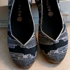 COPY - Rothys 12.5 Black Gold Metallic Brand New in box. Only tried on .